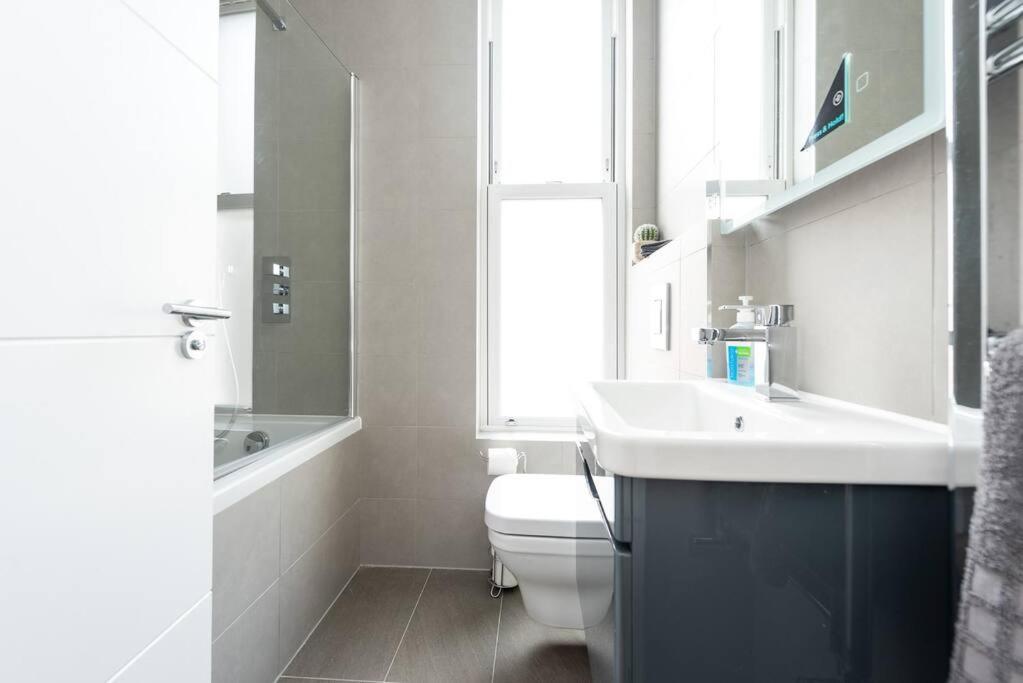 Beautiful Apartment By Hyde Park Ss2 London Exterior foto